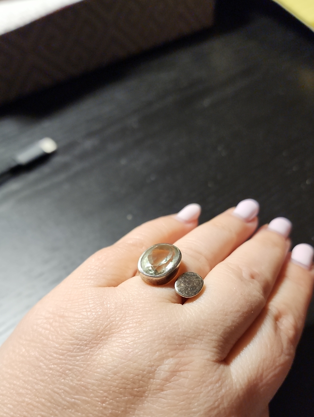 Beautiful 925 Silver Sterling Open Band Ring with  Rare light green Gemstone - Picture 6 of 6